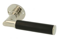 Einzelner Türgriff modell “Bauhaus” Messing vernickelt