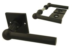 Türgriff Gusseisen "Chemin de fer" auf quadratischer Rosette